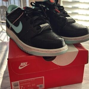 Nike Kids Black and Teal Sneakers